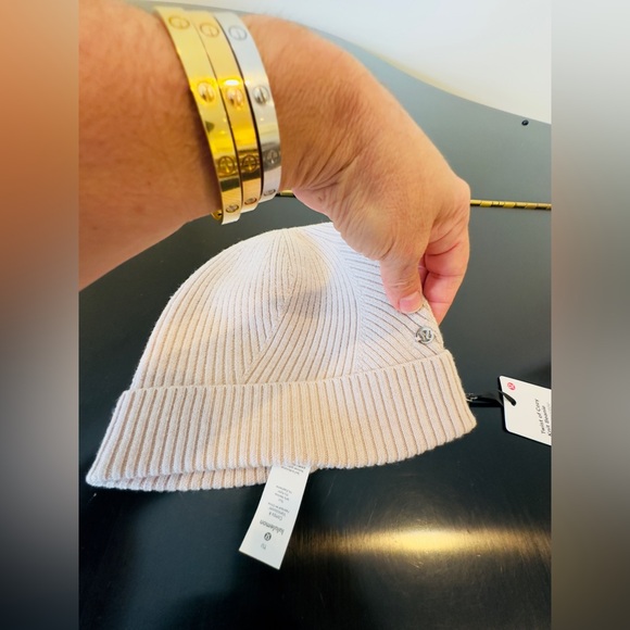 NWT Cozy Athleisure Minimalist Lululemon Twist of Cozy Wool Knit Beanie/Hat - Picture 17 of 17